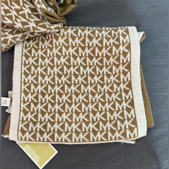 Michael Kors Women's Brown and Cream Scarf-wraps - Picture 5 of 8